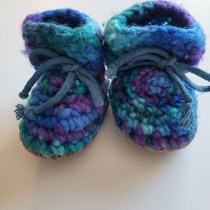 Knit shoes for babies